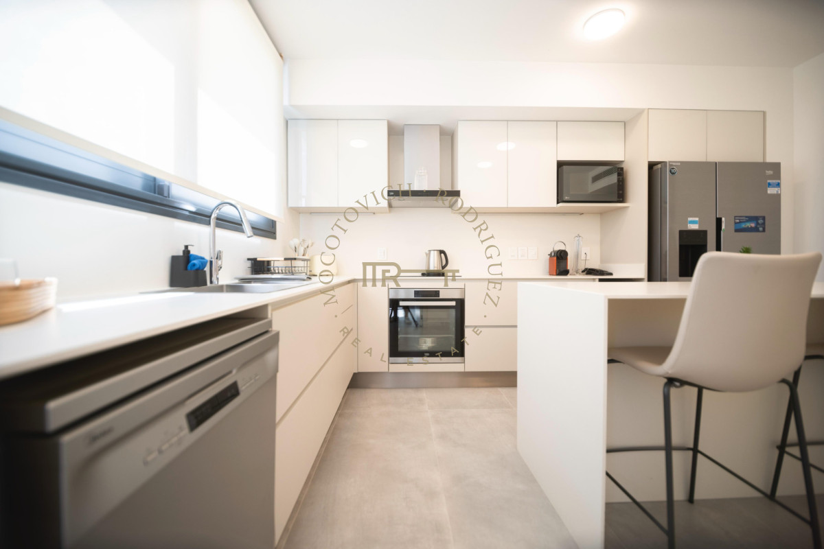 Apartamento ID.3394 - Venetian en Alquiler de verano 2026 tres suites y dependencia. Punta del Este 