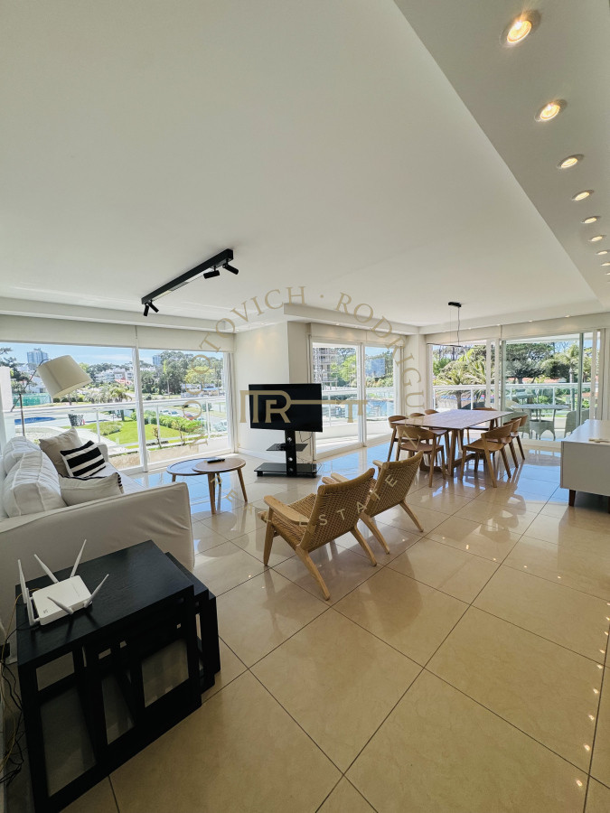 Apartamento ID.2635 - En venta. Apartamento en Torre Aquarela. 2 Dormitorios y dep. de servicio. 