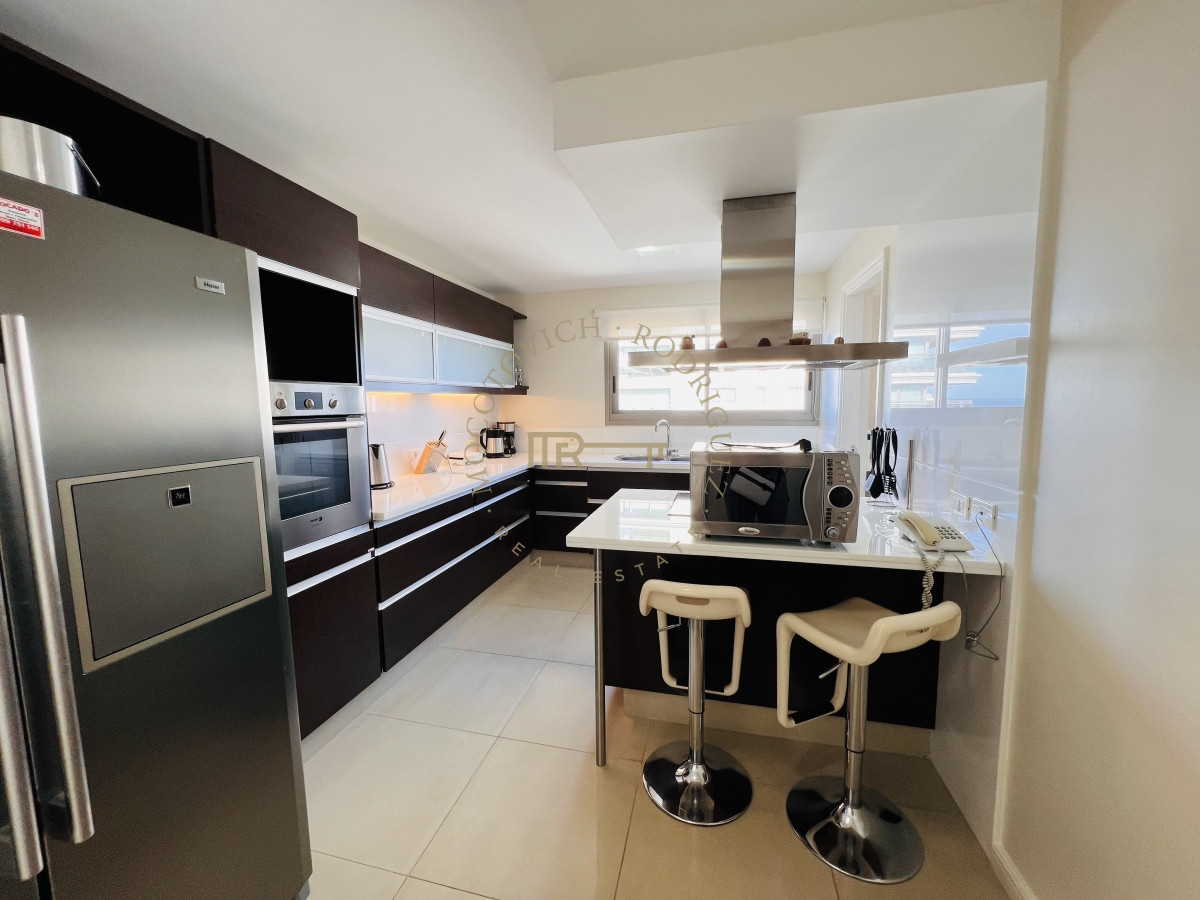 Apartamento ID.288 - Imperiale en venta 3 dormitorios + dep. de servicio. Vista al mar - Playa Brava