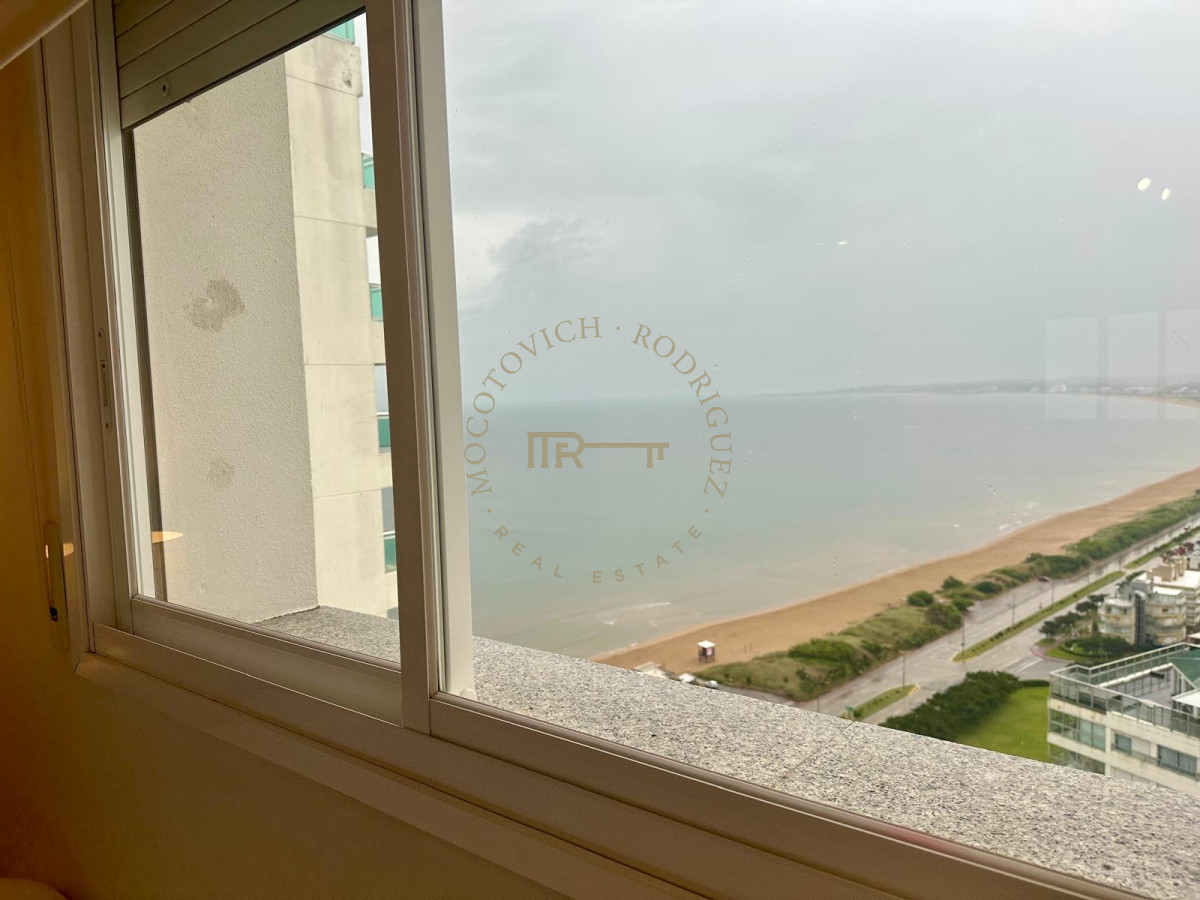 Apartamento ID.3088 - Alquiler 4 dormitorios con amenities. Punta del Este. 