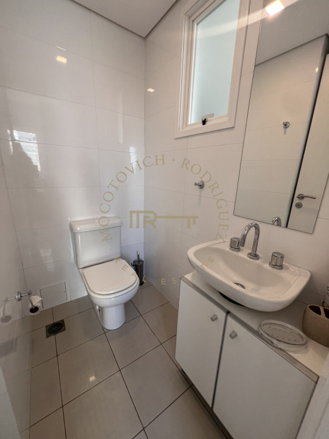 Apartamento ID.2813 - Alquiler de verano Dos dormitorios y dep. de servicio. 