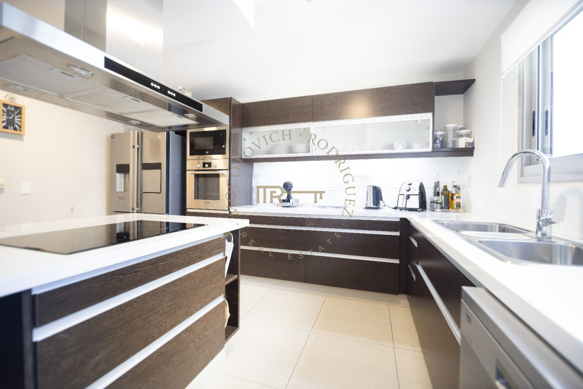 Apartamento ID.652 - Imperiale. Apartamento en venta - 4 dormitorios.-