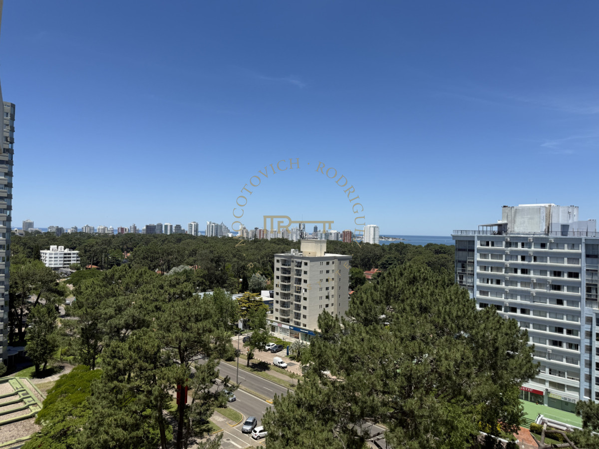 Apartamento ID.82 - Greenlife.  2 dormitorios en suite venta y alquiler - Punta del Este 2026