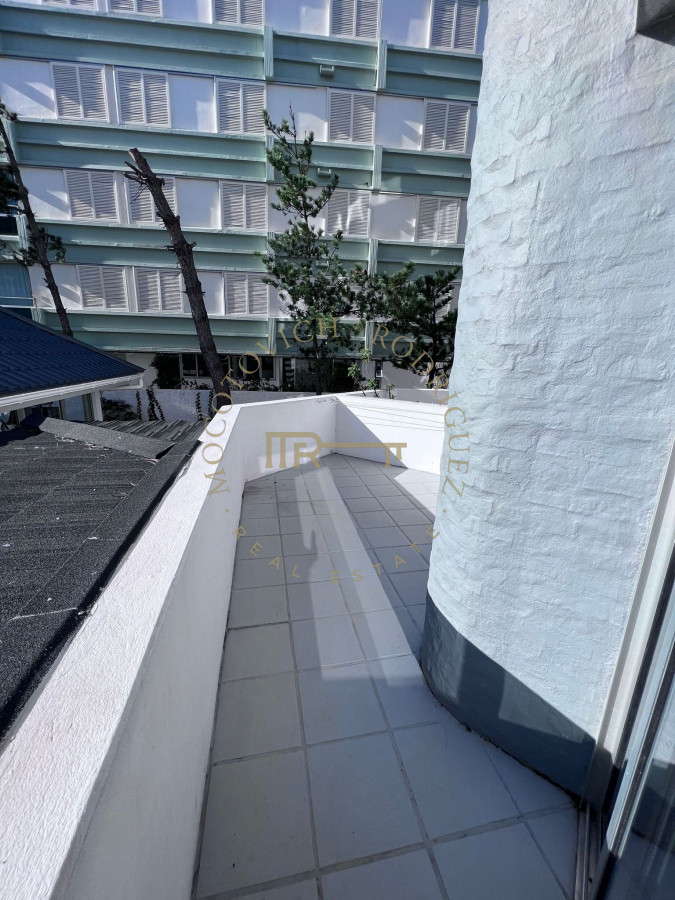 Apartamento ID.2016 - Venta y alquiler primera linea 3 dormitorios mas dependencia 