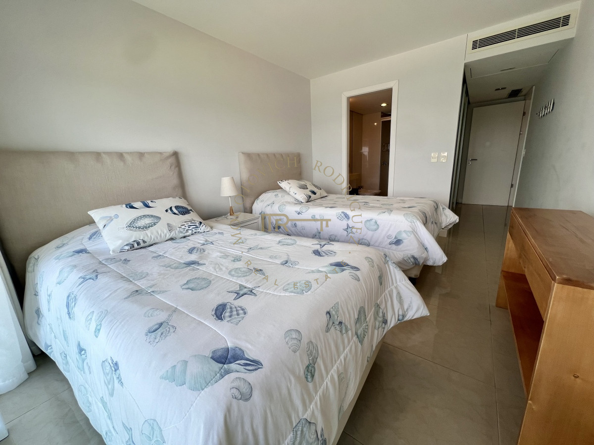 Apartamento ID.2794 - Alquiler de invierno en torre Aquarela. 3 dormitorios en suite y vista al mar. 