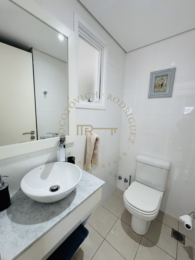 Apartamento ID.27 - Aquarela Apartamento en venta 2 dormitorios en suite y dependencia de servicio