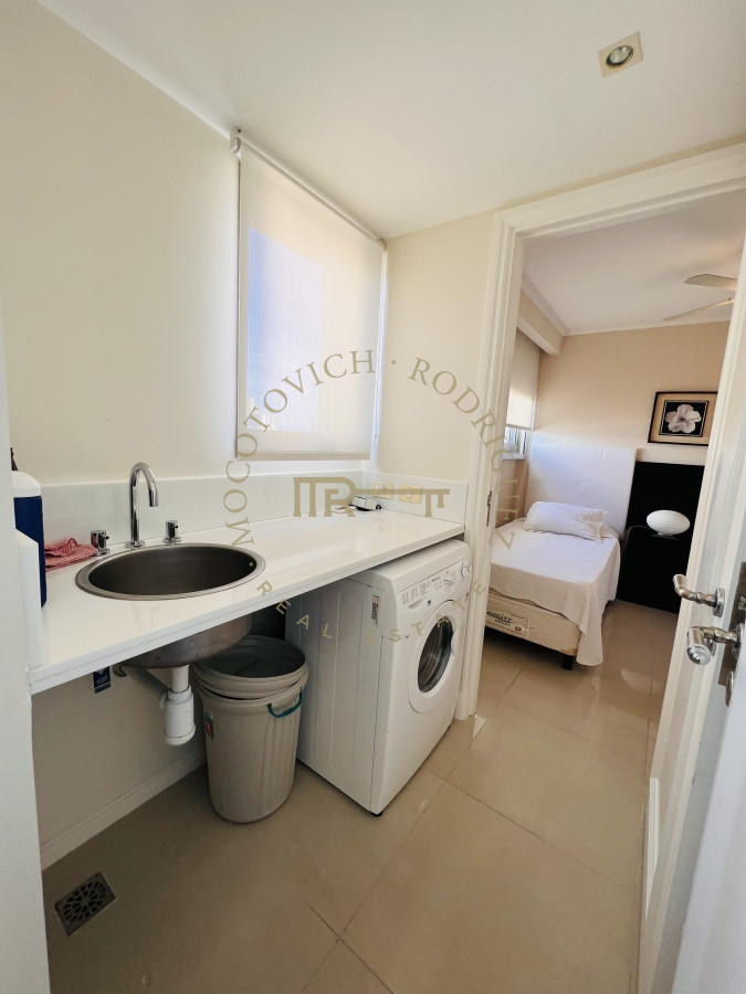 Apartamento ID.288 - Imperiale en venta 3 dormitorios + dep. de servicio. Vista al mar - Playa Brava