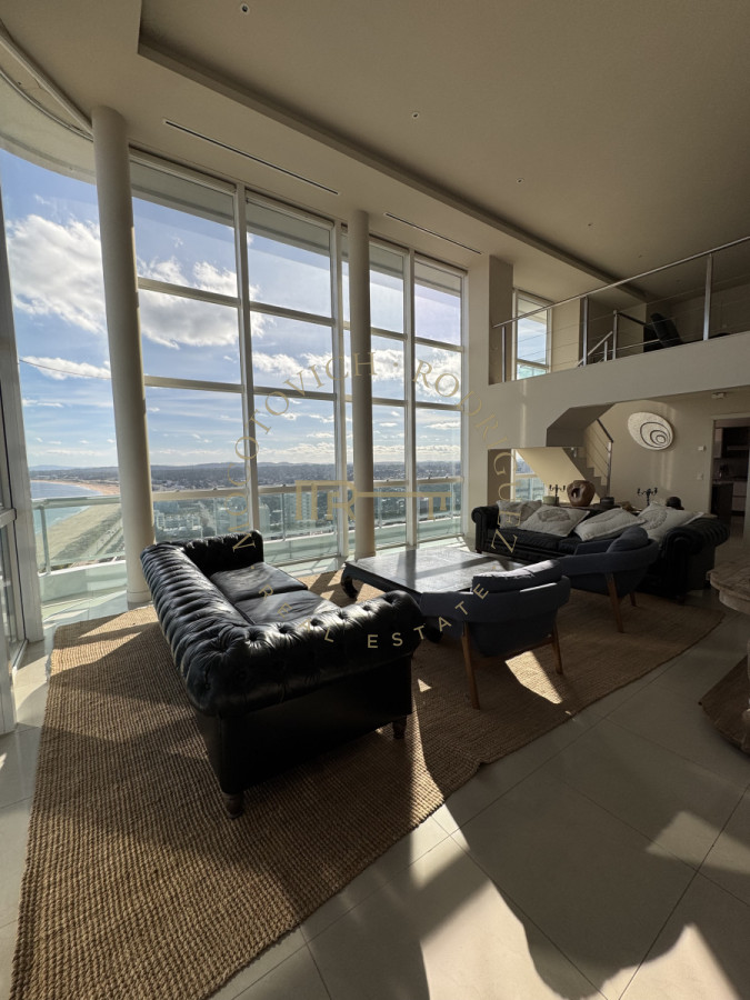 Apartamento ID.7 - Aquarela duplex  4 dormitorios en venta. Playa Mansa. Punta del Este