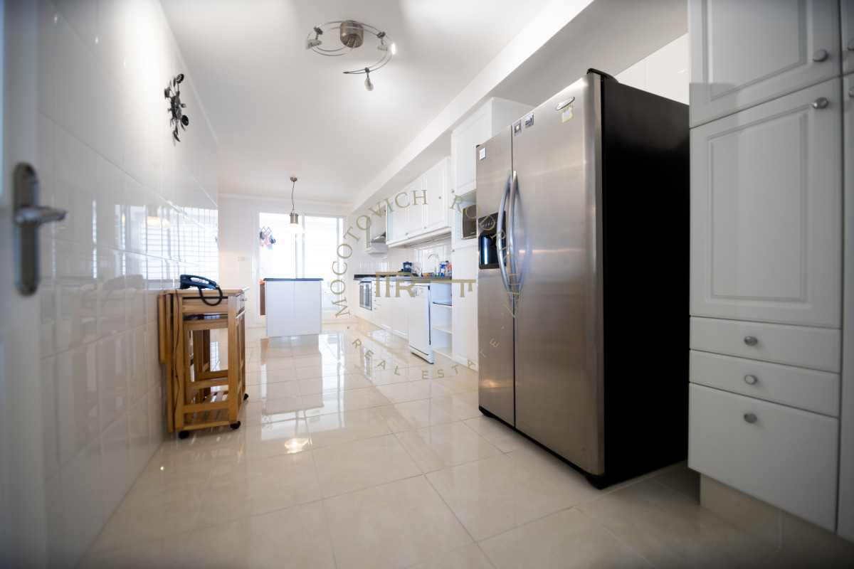 Apartamento ID.3937 - Le Jardin apartamento en venta de 4 suites más servicio. Piso alto vista . Punta del Este