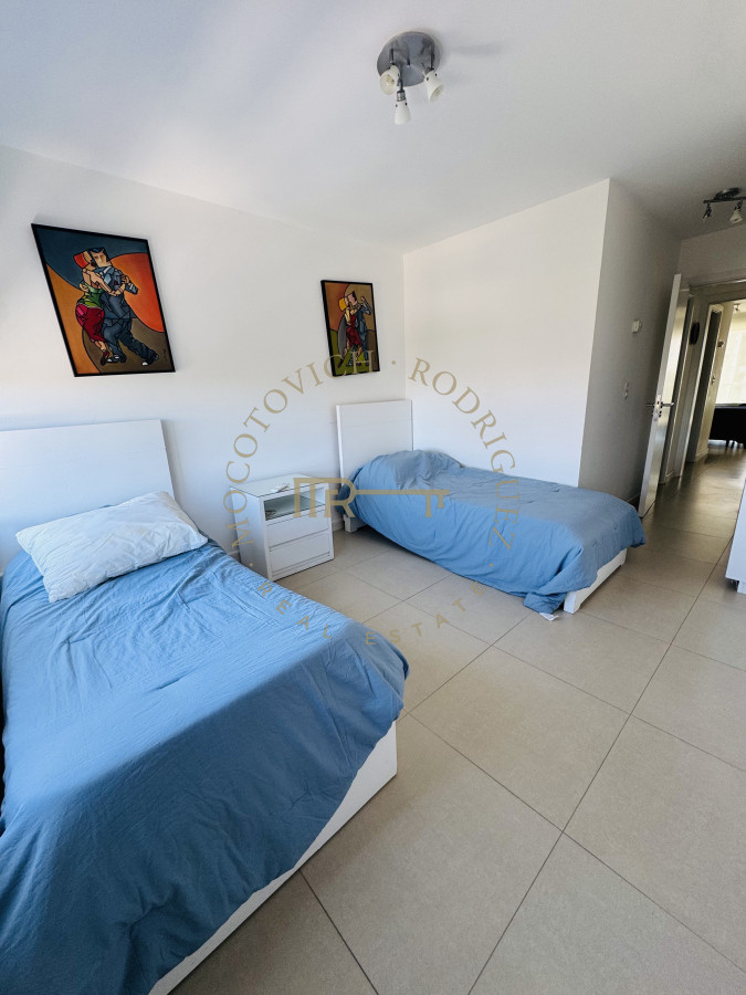Apartamento ID.199 - Apartamento  Playa Mansa Alquiler temporal  2 dormitorios