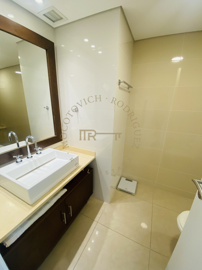 Apartamento ID.2636 - Aquarela alquiler temporal tres dormitorios en suite. Punta del Este