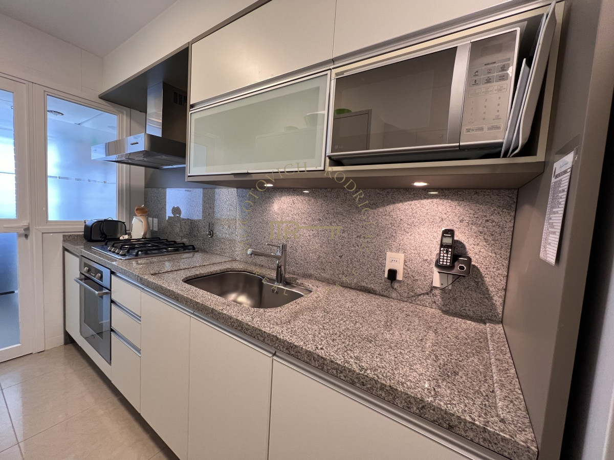 Apartamento ID.2794 - Alquiler de invierno en torre Aquarela. 3 dormitorios en suite y vista al mar. 