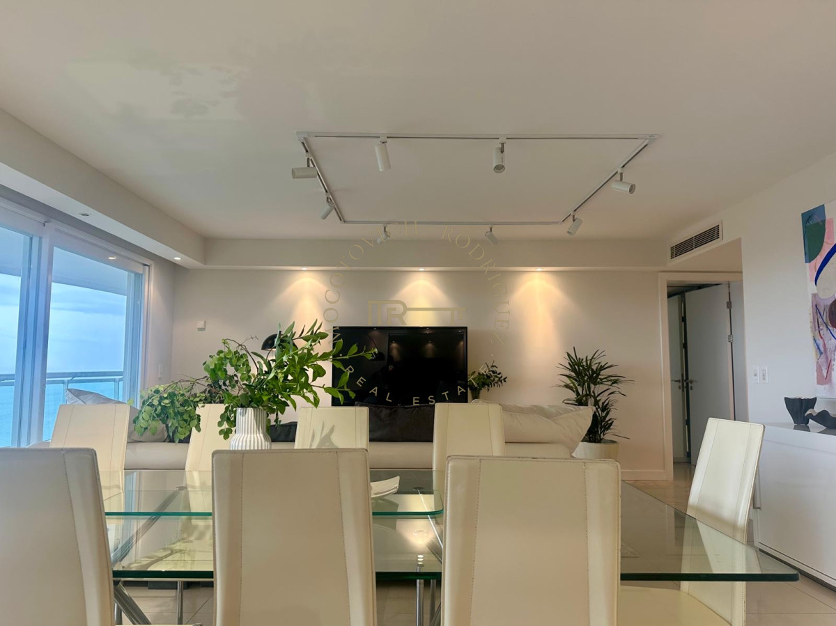Apartamento ID.3088 - Alquiler 4 dormitorios con amenities. Punta del Este. 