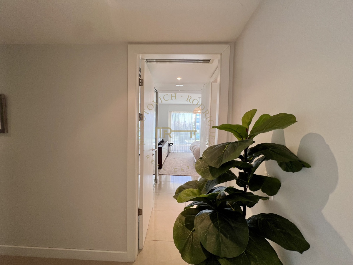 Apartamento ID.2403 - Aquarela 3 dormitorios y dep. de servicio en alquiler temporal 2026 Punta del Este.-