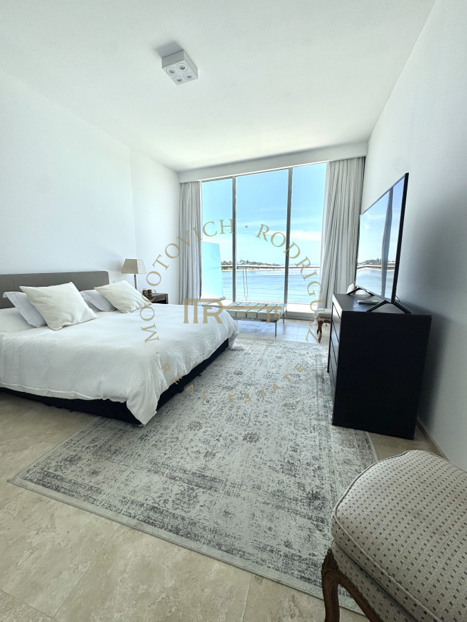 Apartamento ID.4088 - Delamar Pent House en venta con piscina y parrilla propia. La Barra. 