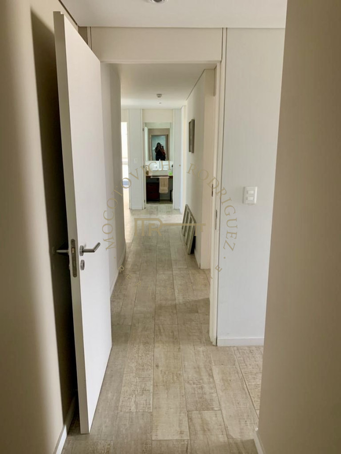 Apartamento ID.3657 - Apartamento en venta de tres dormitorios frente al mar. Playa Mansa