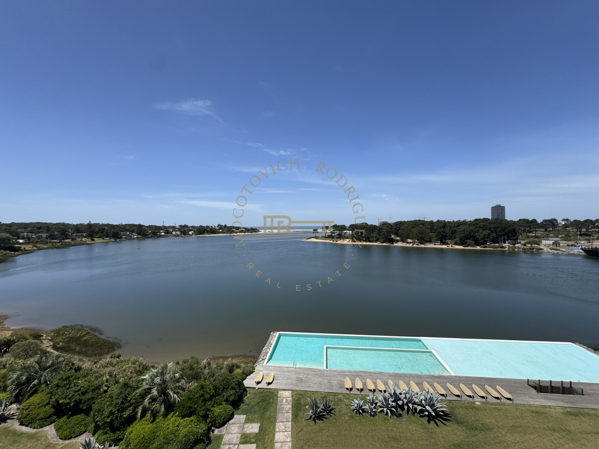 Apartamento ID.4088 - Delamar Pent House en venta con piscina y parrilla propia. La Barra. 