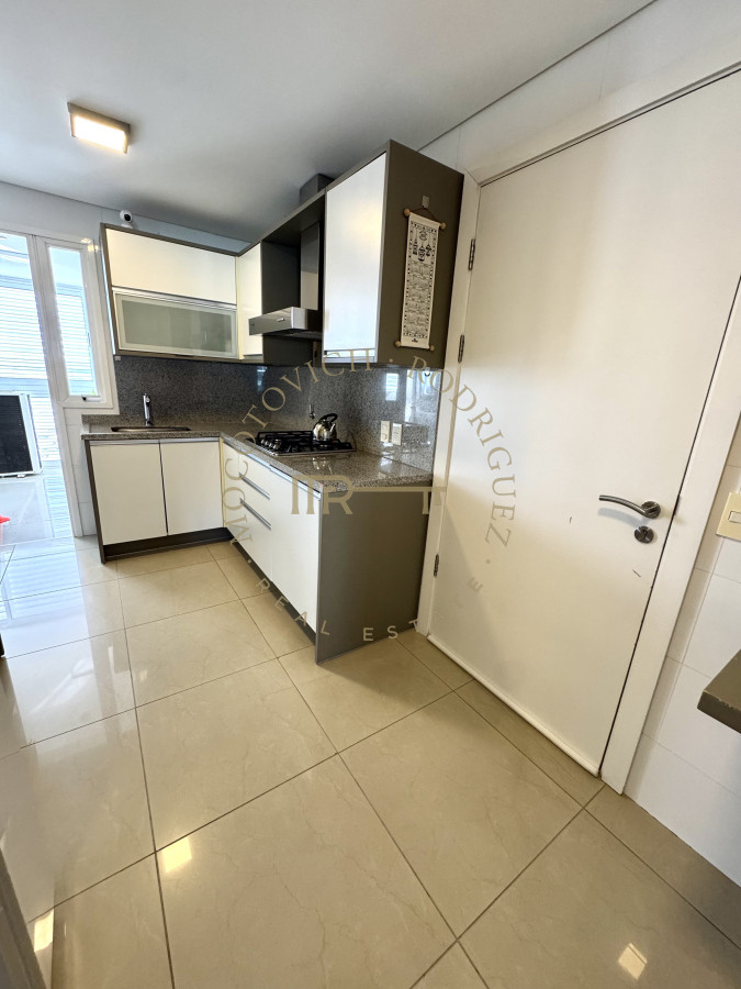 Apartamento ID.3238 - Alquiler temporal  2 domitorios y dep. de servicio. Aquarela Punta del Este. 2027