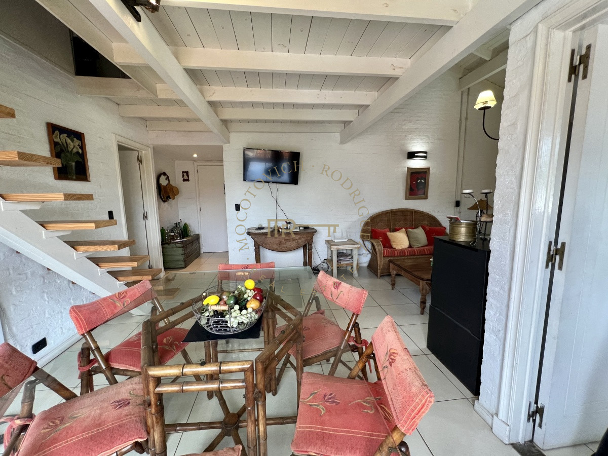 Apartamento ID.512 - Apartamento en alquiler anual . 2 dormitorios  - Punta del Este