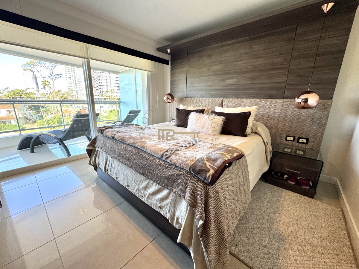 Apartamento ID.27 - Aquarela Apartamento en venta 2 dormitorios en suite y dependencia de servicio