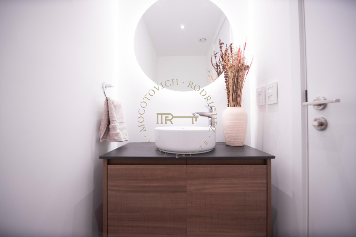 Apartamento ID.3394 - Venetian en Alquiler de verano 2026 tres suites y dependencia. Punta del Este 