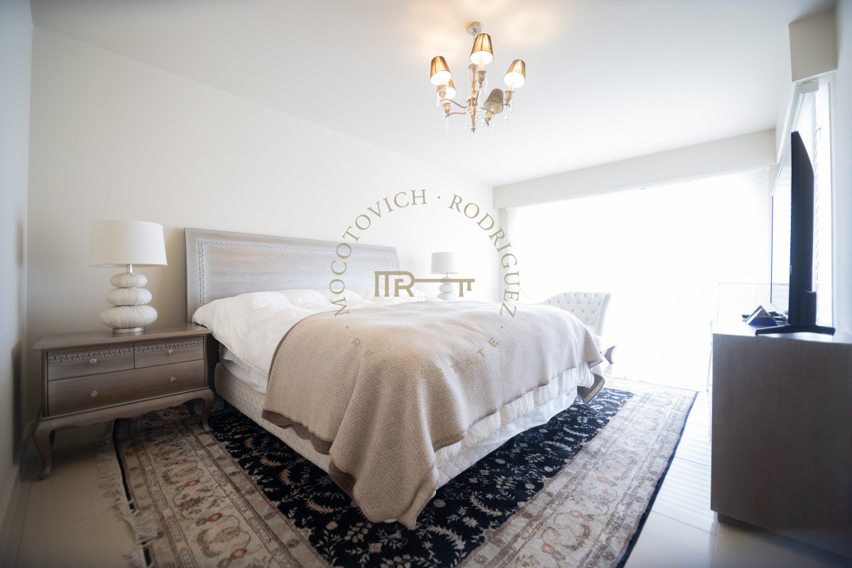 Apartamento ID.7 - Aquarela duplex en venta 4 dormitorios en venta. Playa Mansa. Punta del Este