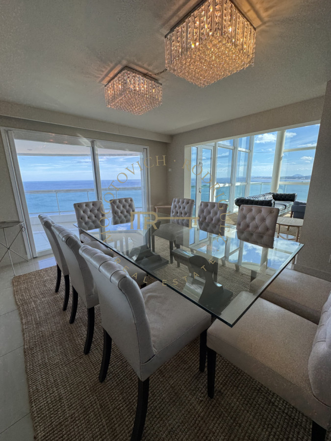 Apartamento ID.7 - Aquarela duplex  4 dormitorios en venta. Playa Mansa. Punta del Este