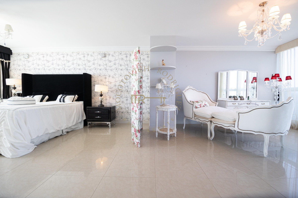 Apartamento ID.3032 - Torre Aquarela exclusivo apartamento en venta 4 dormitorios y dep. de servicio.