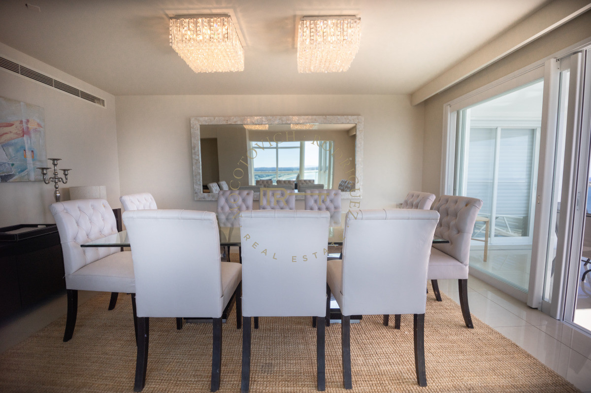 Apartamento ID.7 - Aquarela duplex en venta 4 dormitorios en venta. Playa Mansa. Punta del Este