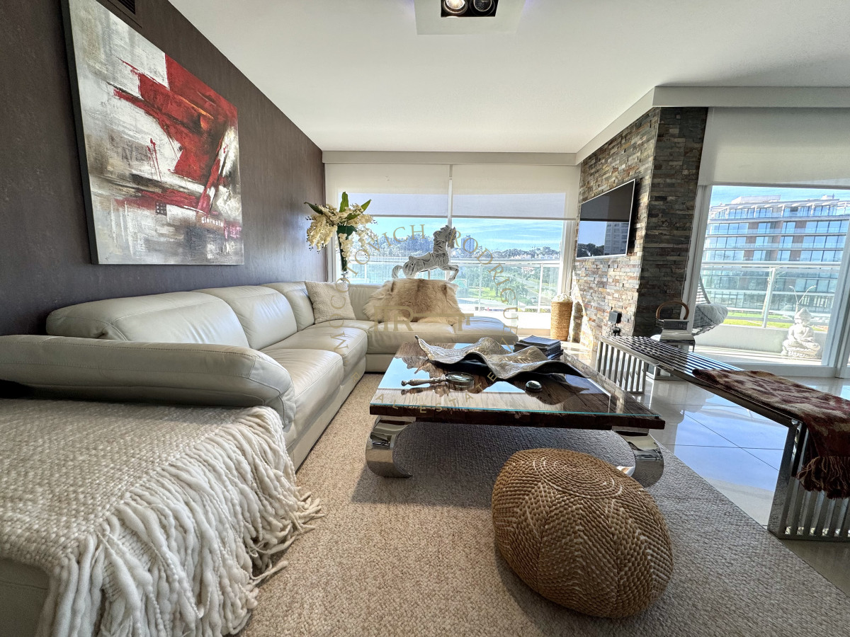 Apartamento ID.27 - Aquarela Apartamento en venta 2 dormitorios en suite y dependencia de servicio