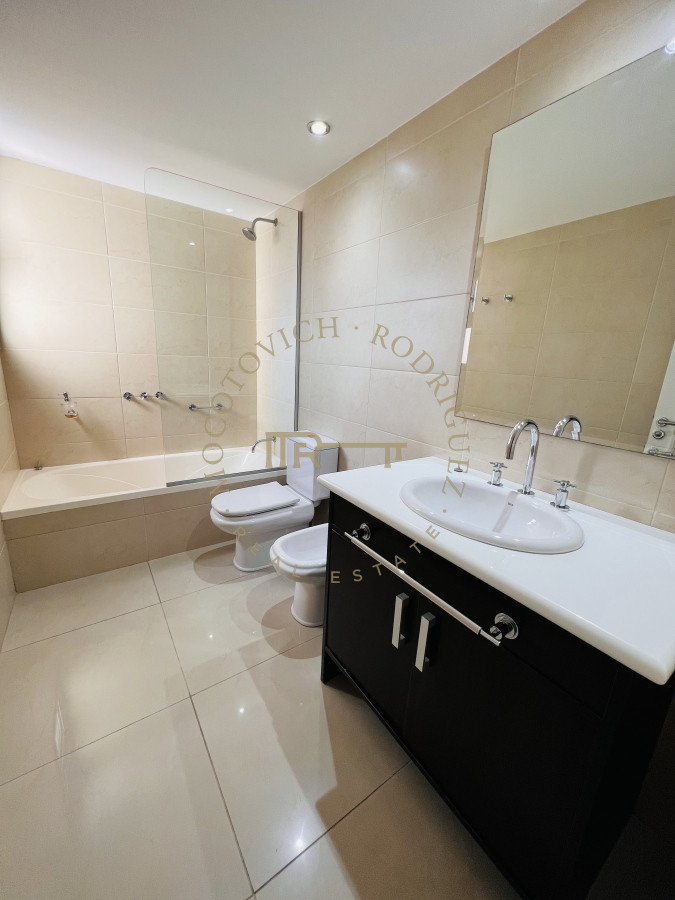 Apartamento ID.286 - Imperiale  apartamento de 4 dormitorios enalquiler temporal Playa Brava Punta del Este