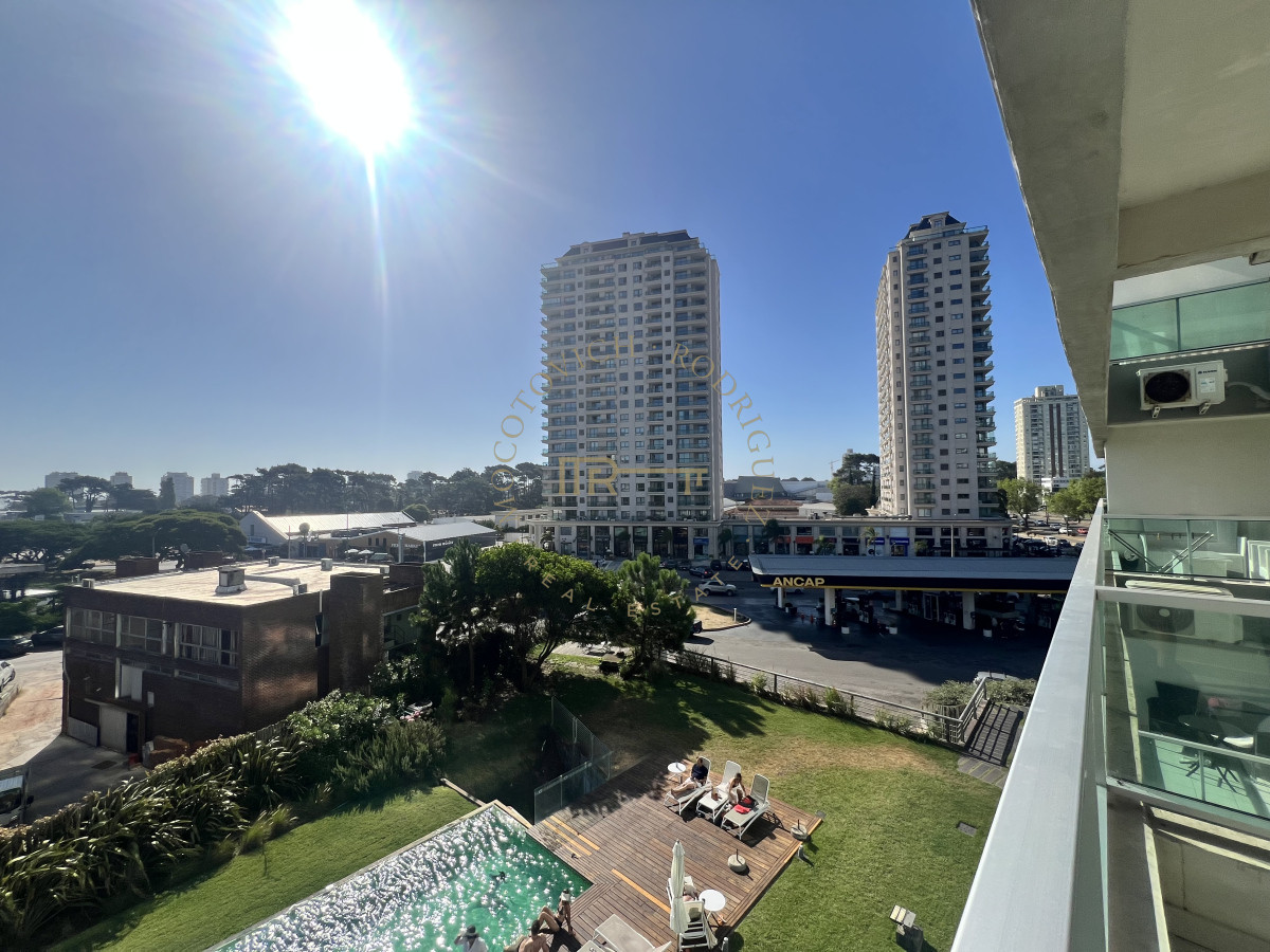 Apartamento ID.3226 - Apartamento de 1 dormitorio a pasos de todo y con amenities. Punta del Este. Verano 2026