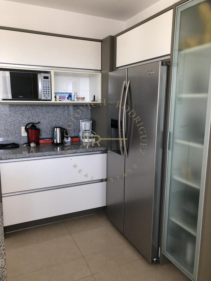Apartamento ID.1064 - Venta y alquiler anual exclusivo Pent House Aquarela  3 dormitorios y dep. 