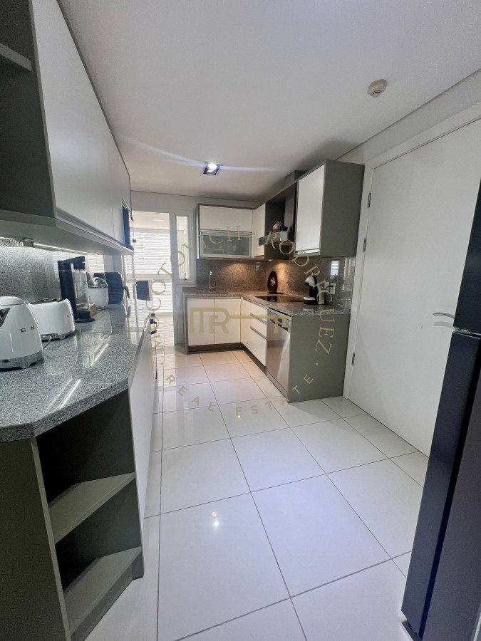 Apartamento ID.2813 - Alquiler de verano Dos dormitorios y dep. de servicio. 