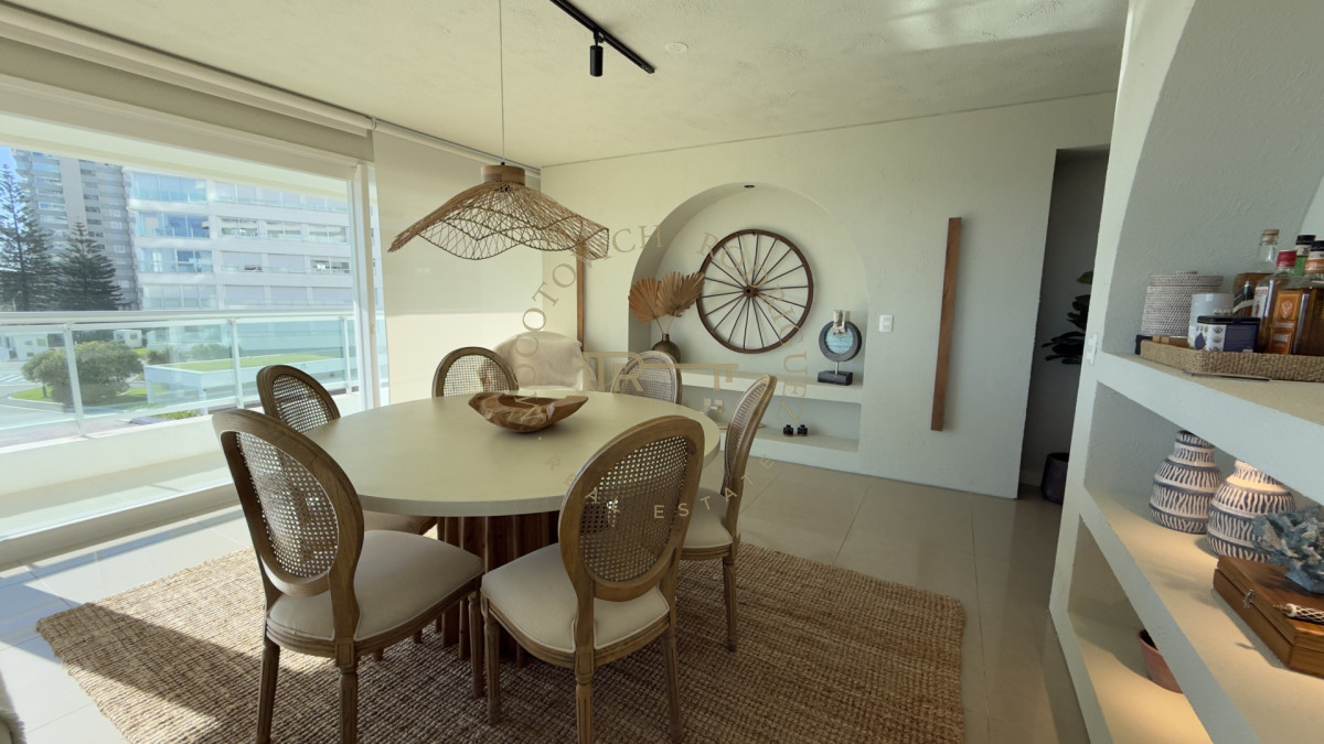 Apartamento ID.2403 - Aquarela 3 dormitorios y dep. de servicio en alquiler temporal 2026 Punta del Este.-