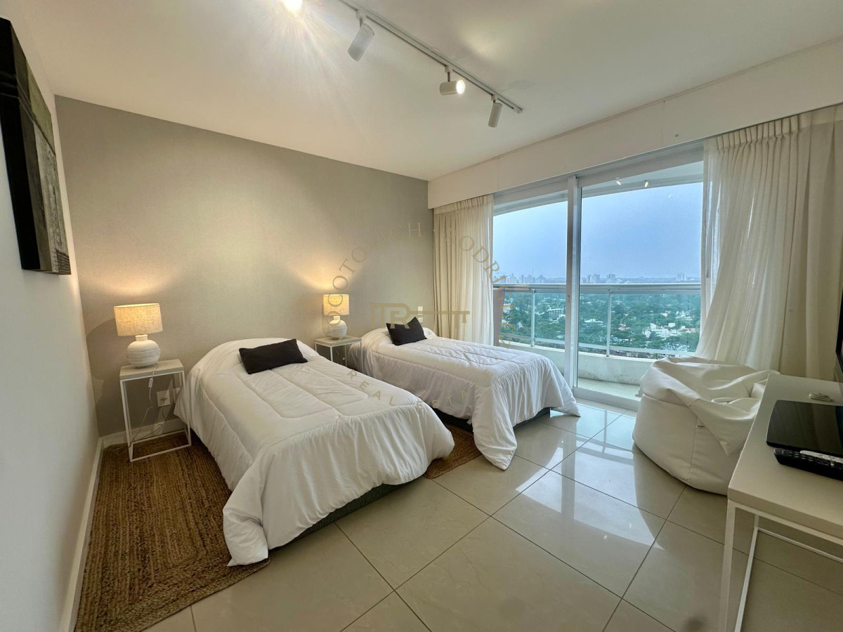 Apartamento ID.3088 - Alquiler 4 dormitorios con amenities. Punta del Este. 