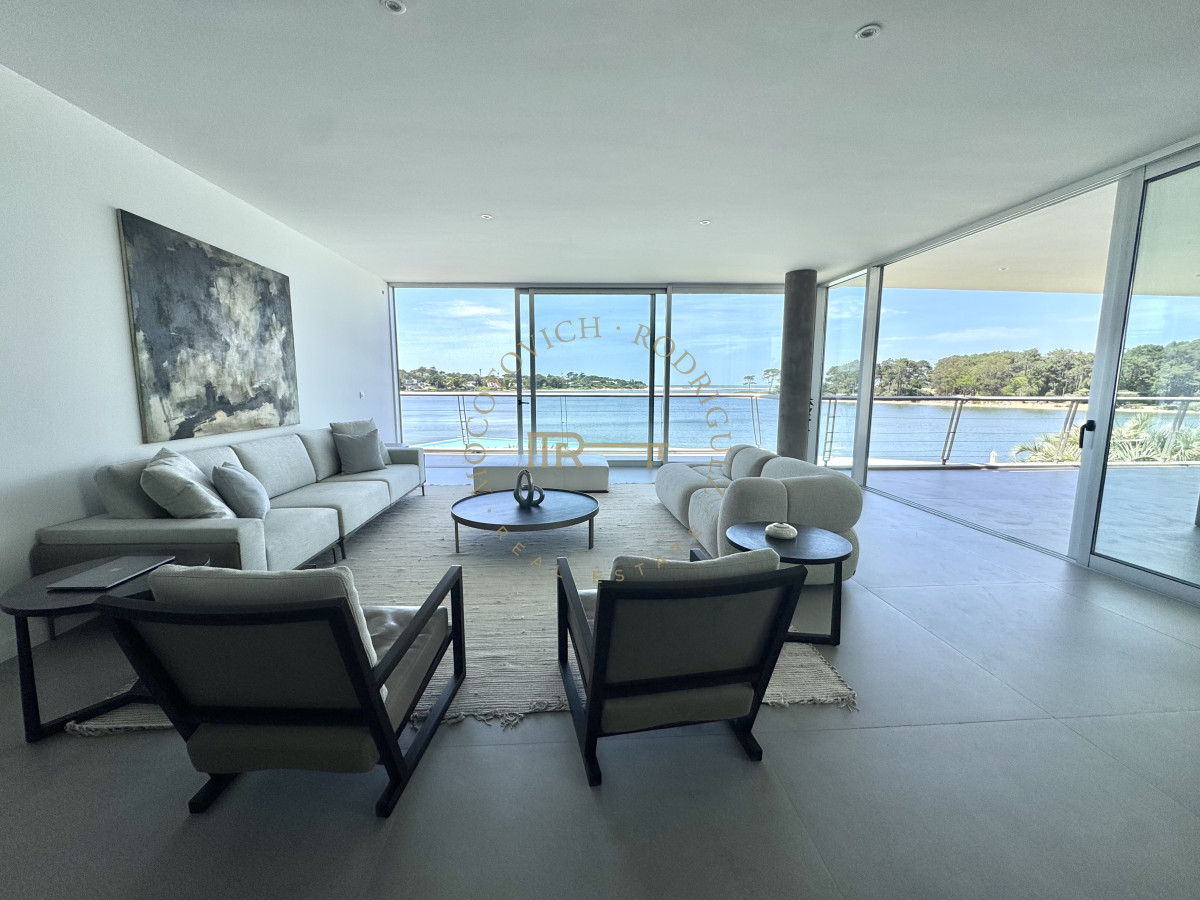 Apartamento ID.4087 - Apartamento de tres dormitorios y dependencia 