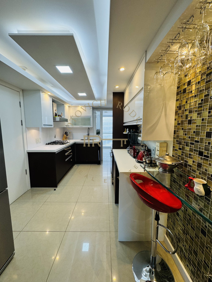 Apartamento ID.27 - Aquarela Apartamento en venta 2 dormitorios en suite y dependencia de servicio