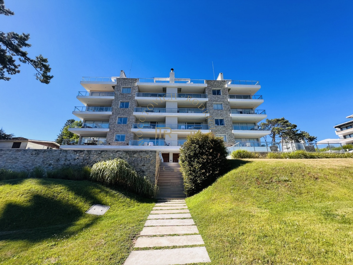 Apartamento ID.57 - Emerald apartamento en venta - 3 dormitorios + den- piscina  - Mansa Penthouse Punta del Este