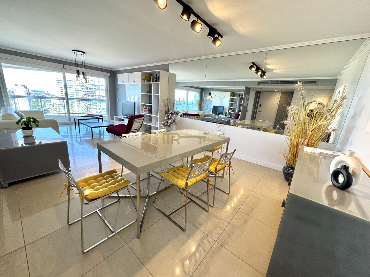 Apartamento ID.3238 - Alquiler temporal  2 domitorios y dep. de servicio. Aquarela Punta del Este. 2027