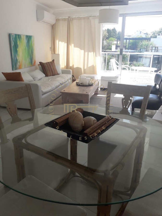 Apartamento ID.3143 - Alquiler de verano 2 dormitorios 2 baños Pinares frente al mar.  Punta del Este. 2026 