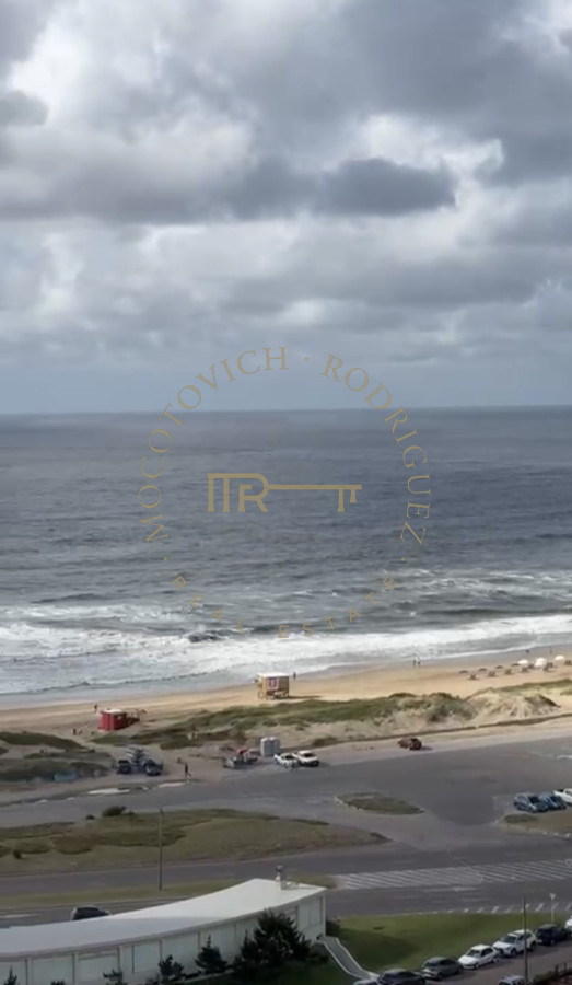 Apartamento ID.3745 - Alquiler de verano. 1 dormitorio, vista al mar, servicio de playa en brava. 