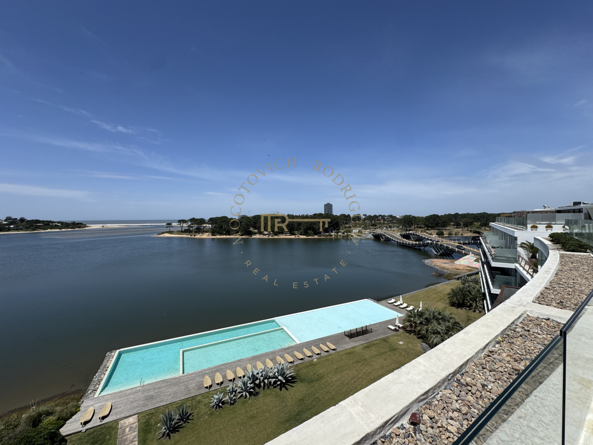 Apartamento ID.4088 - Delamar Pent House en venta con piscina y parrilla propia. La Barra. 