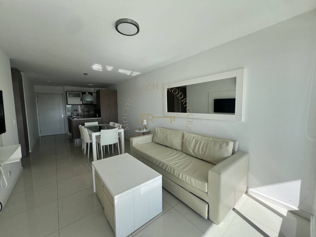 Apartamento ID.3226 - Apartamento de 1 dormitorio a pasos de todo y con amenities. Punta del Este. Verano 2026