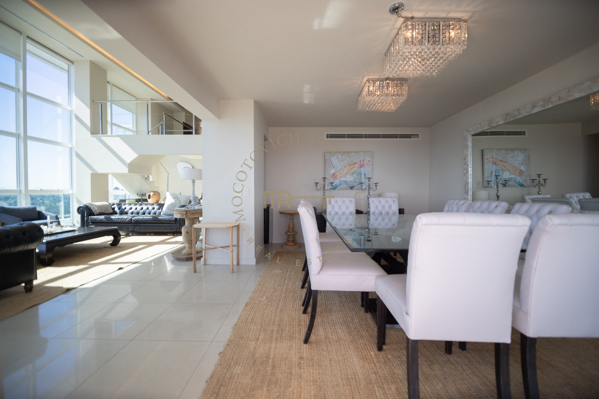 Apartamento ID.7 - Aquarela duplex en venta 4 dormitorios en venta. Playa Mansa. Punta del Este