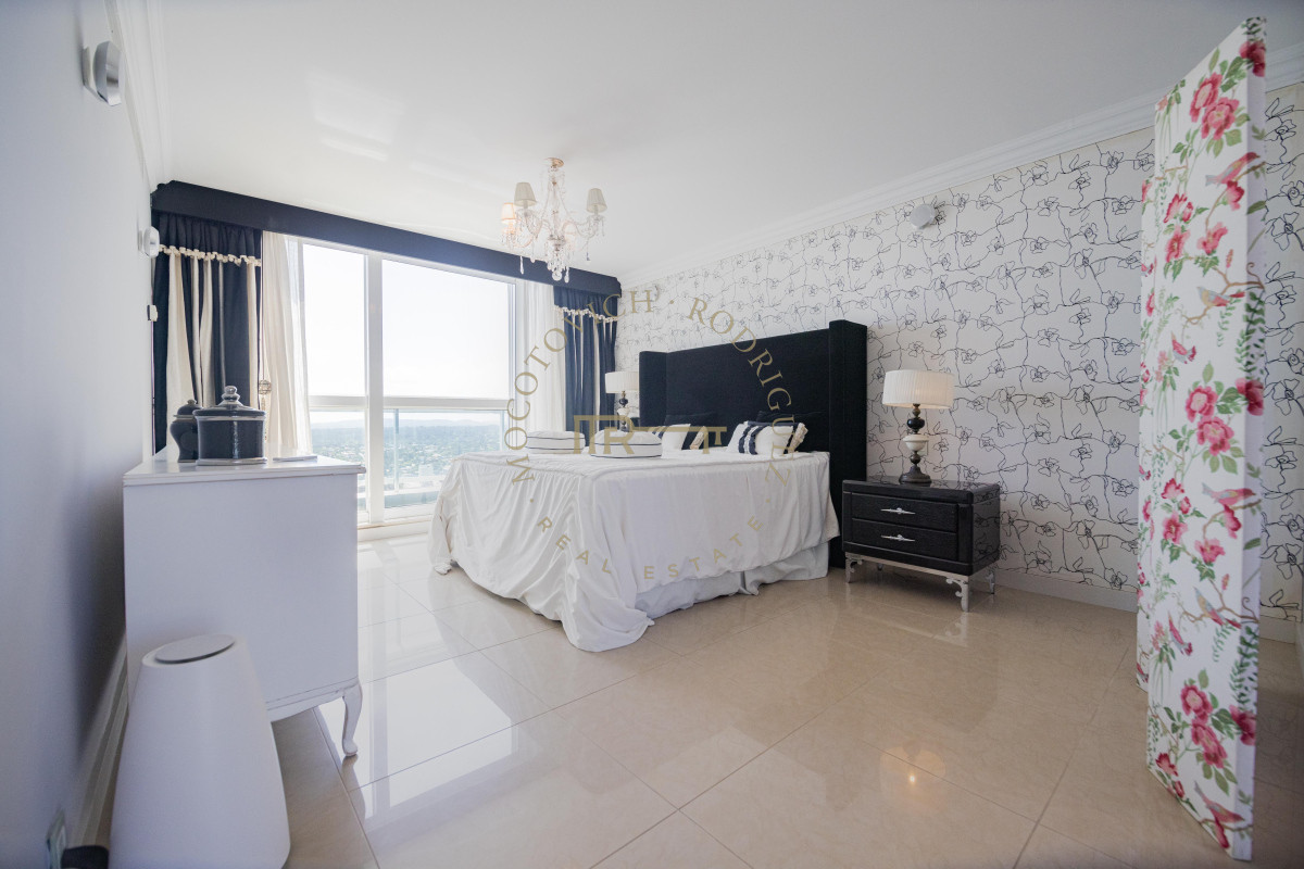 Apartamento ID.3032 - Torre Aquarela exclusivo apartamento en venta 4 dormitorios y dep. de servicio.