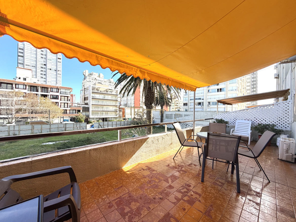 Apartamento ID.4420 - Un dormitorio en venta con gran terraza en Peninsula. 