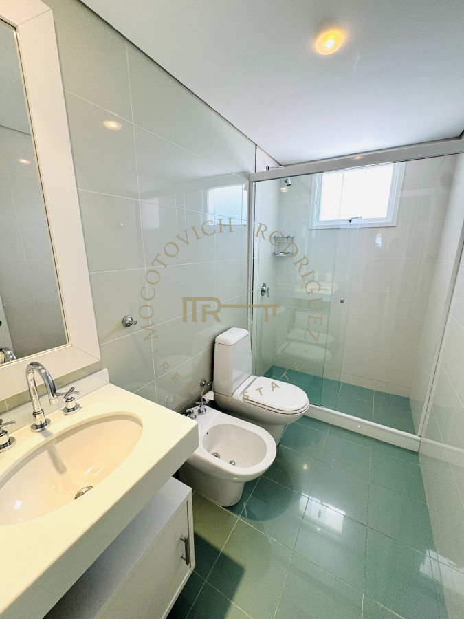Apartamento ID.2635 - En venta. Apartamento en Torre Aquarela. 2 Dormitorios y dep. de servicio. 