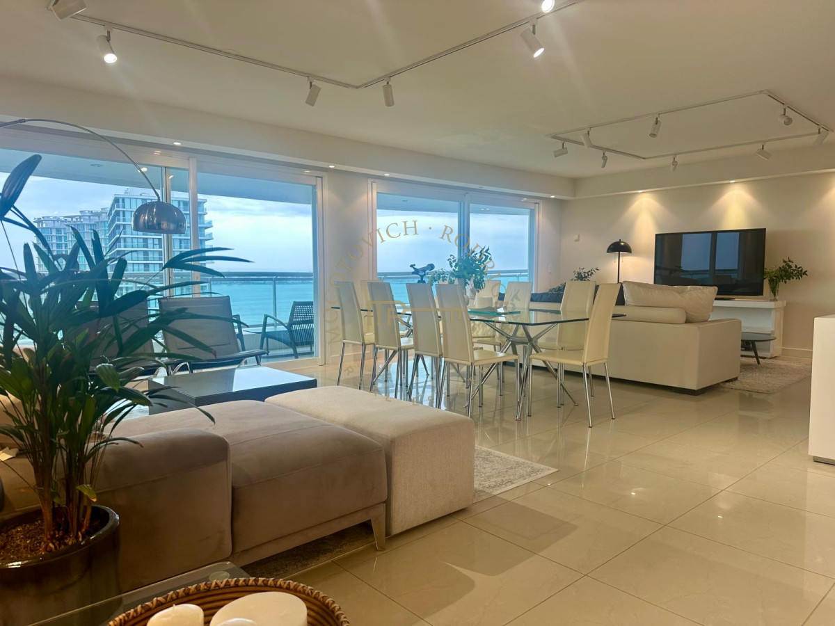 Apartamento ID.3088 - Alquiler 4 dormitorios con amenities. Punta del Este. 