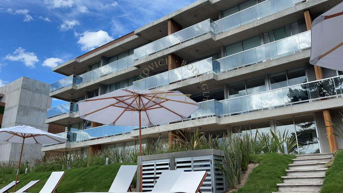 Apartamento ID.2511 - Apartamento en venta Punta del Este. Dos dormitorios y dos baños. Con amenities.  